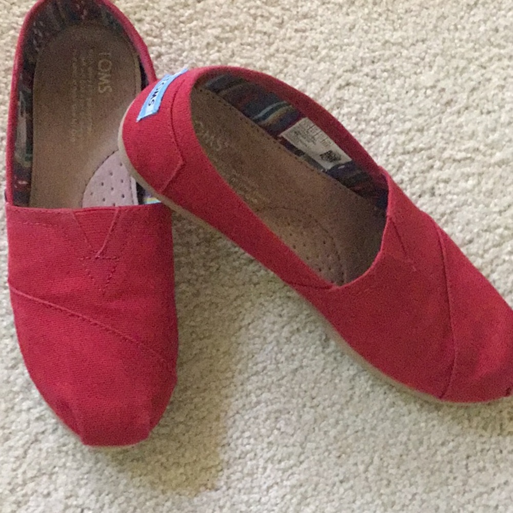 Tom’s Classic Flats - NWOB - 6.5